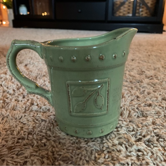 Sorrentos Signature 2001 Discontinued Creamer - Picture 3 of 3